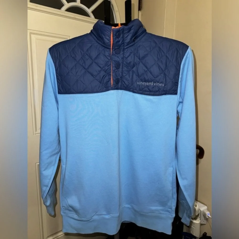 Vineyard Vines I 3/4 Zip I Quilted Shoulder & Collar I Zipped-in Hoodie